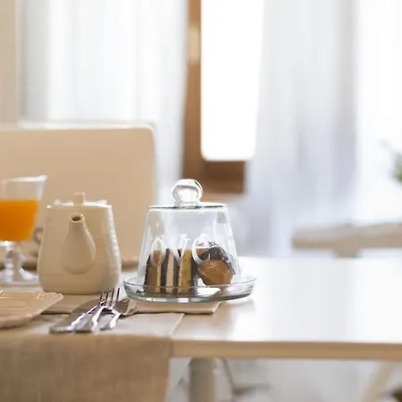 Laguna724 Bed & Breakfast