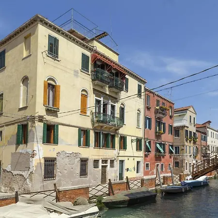 Laguna724 Bed & Breakfast